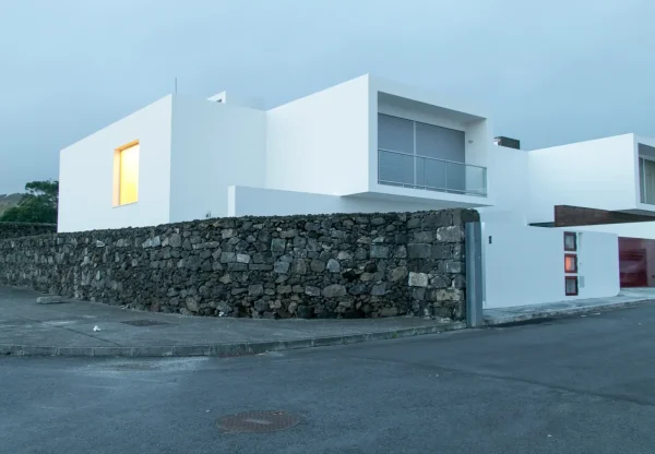 Fajã T4 House Renovation